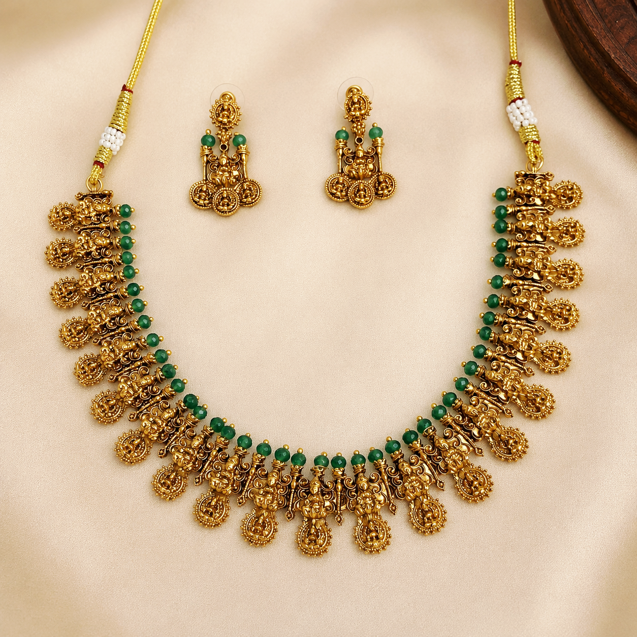 Lakshmi small pendant gold necklace