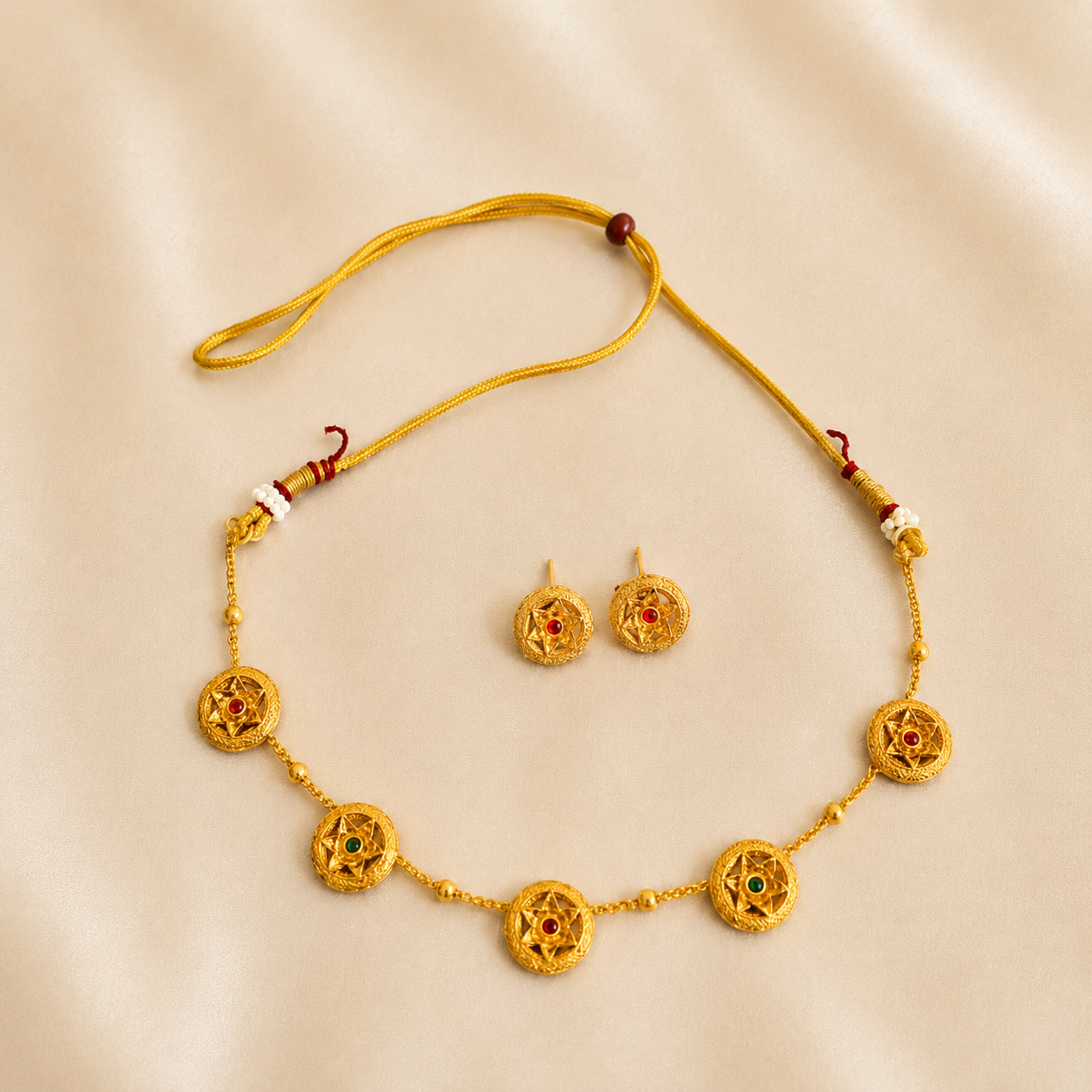 Button design necklace